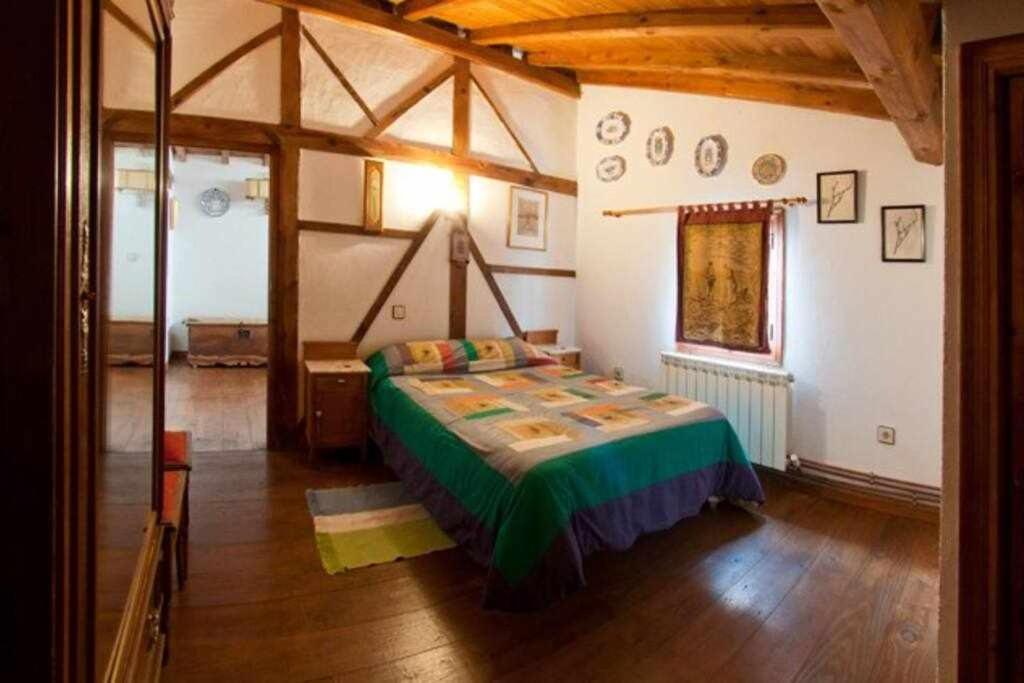 Casa Rural Lucia Es Una Casa Rural Amplia Con Pat Cabezas Bajas Exteriör bild